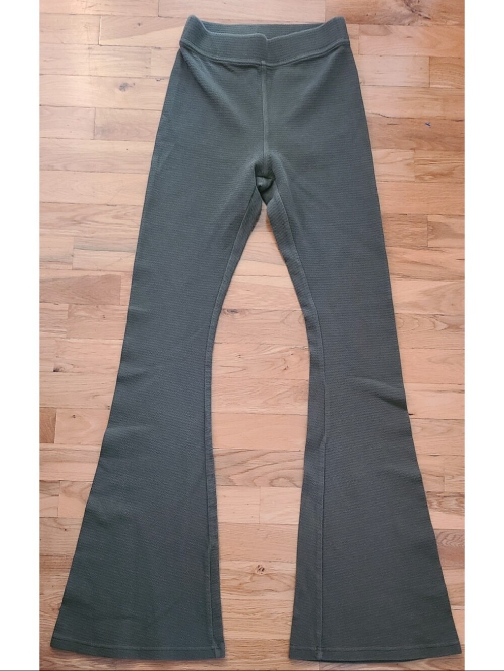Offline Aerie High Rise Flare Leg Textured Pant Small Beach Yoga Hiking Coastal - Picture 2 of 9
